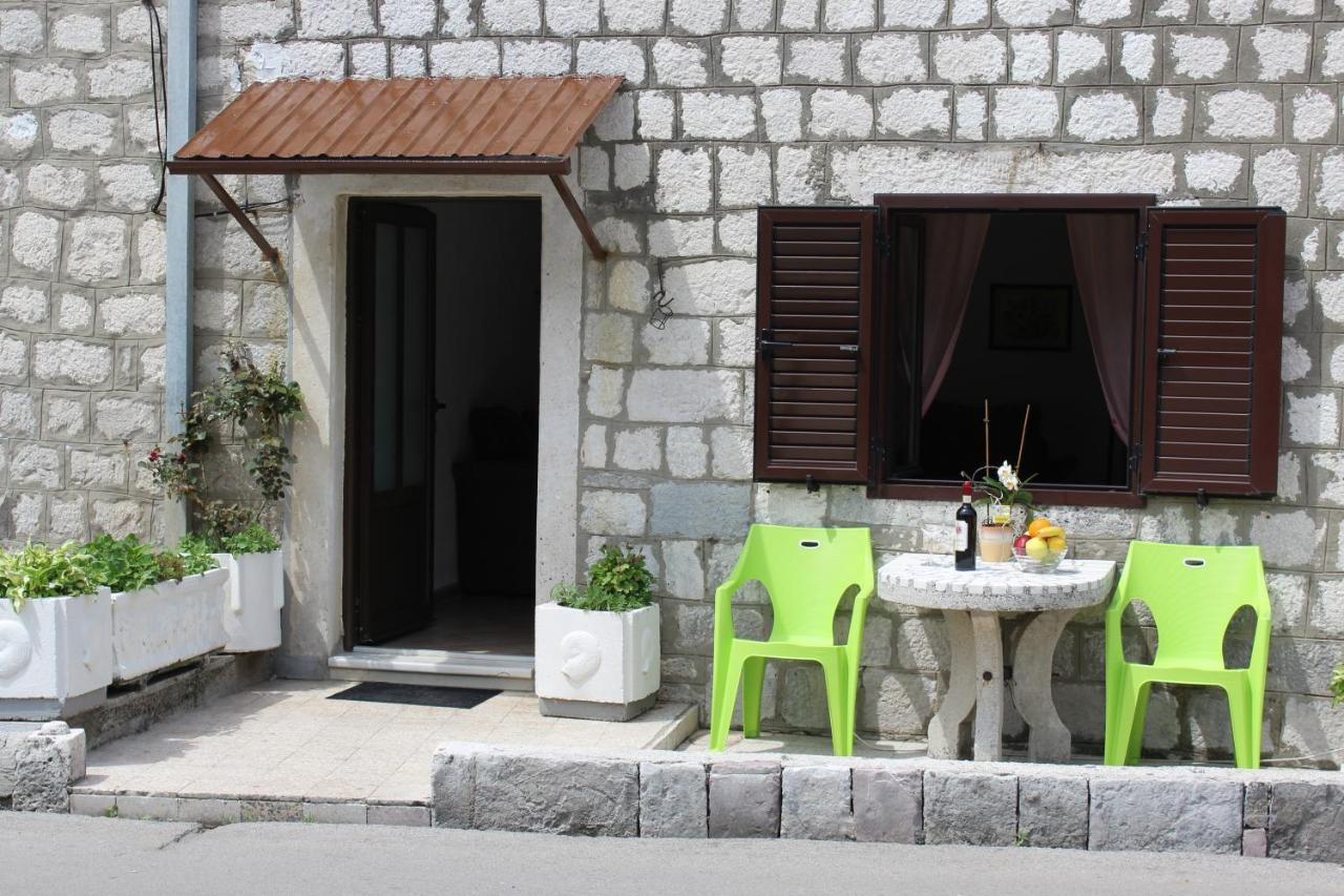 Mare E Montagna Apartment Kotor Exterior foto